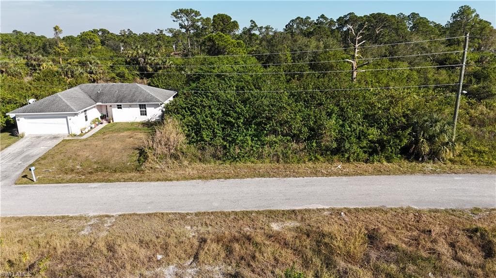 669 Hawthorne AVE S LEHIGH ACRES, FL 33974