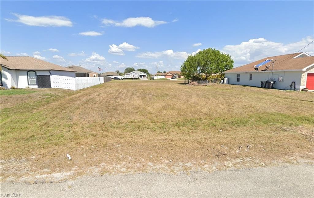 1337 15th PL CAPE CORAL, FL 33993