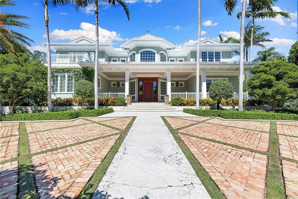 181 4th AVE N NAPLES, FL 34102