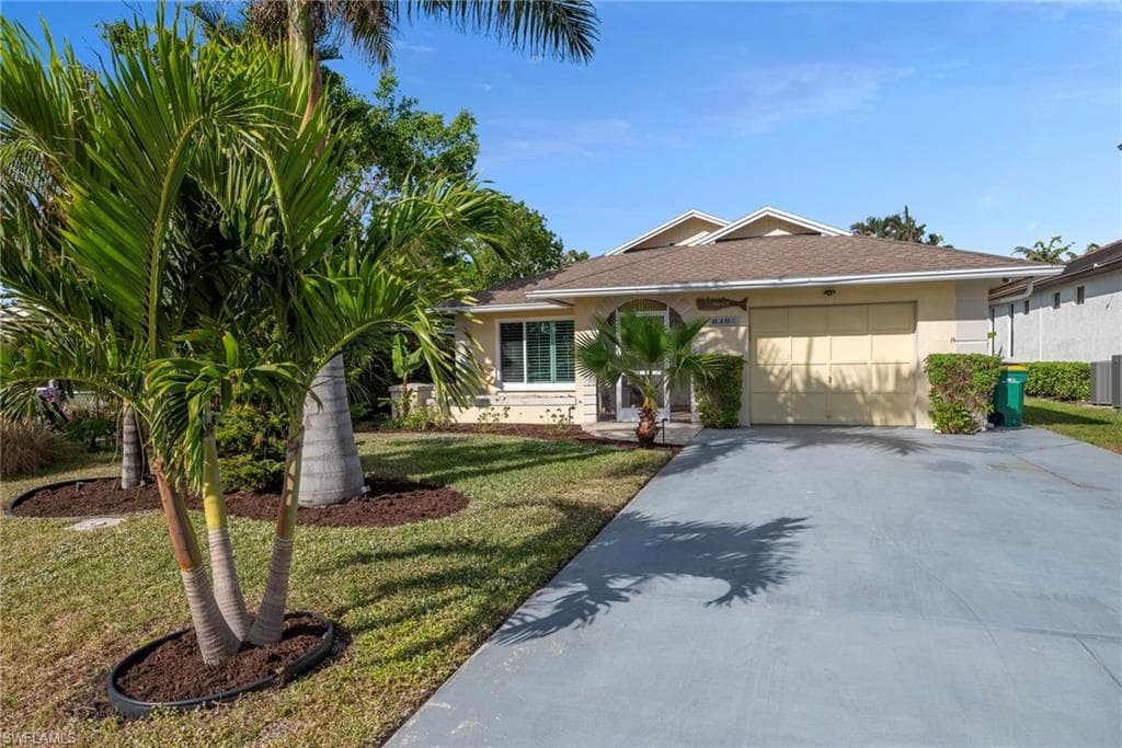 639 110th AVE N NAPLES, FL 34108