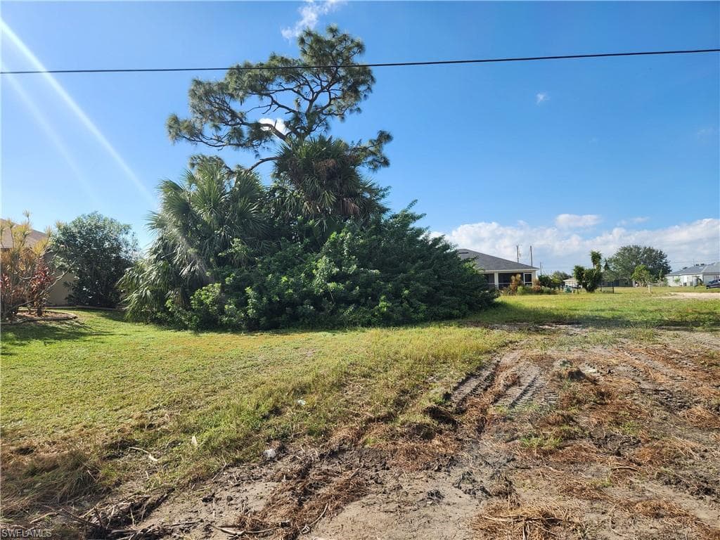 624 NW 17th PL CAPE CORAL, FL 33993