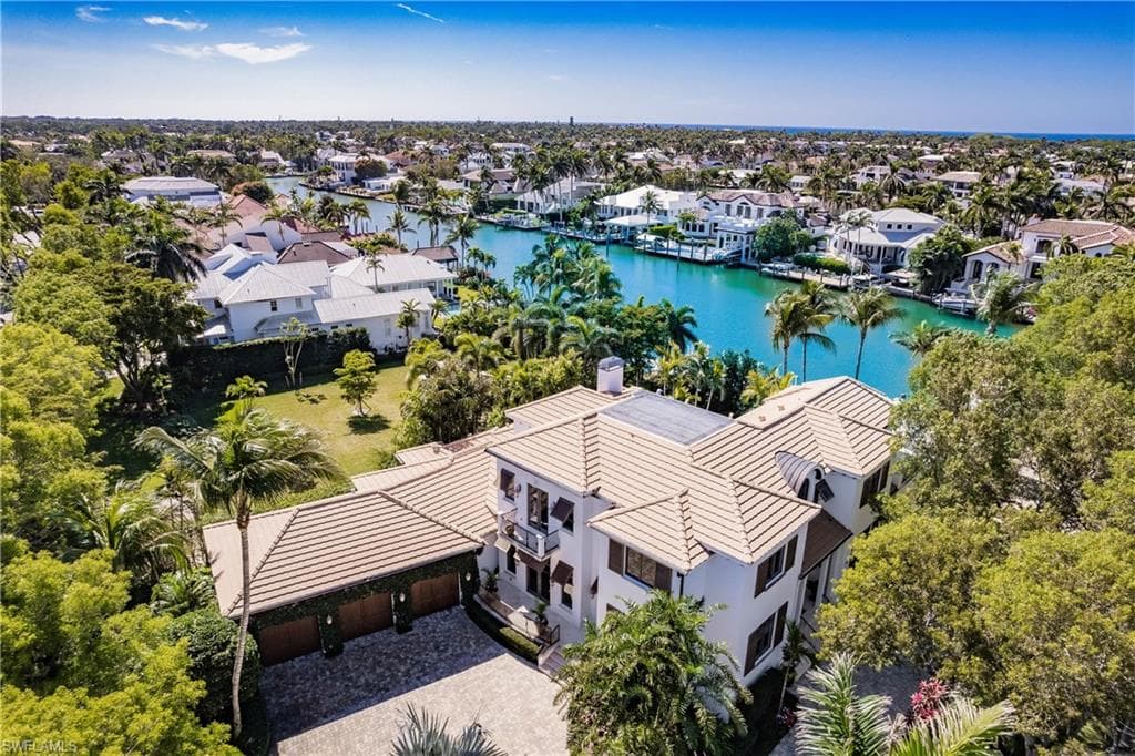 790 18th AVE S NAPLES, FL 34102