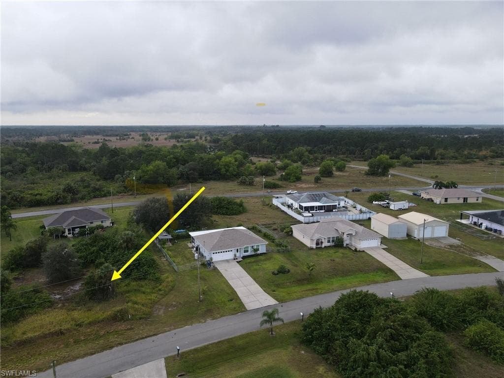 513 Peerless CIR LEHIGH ACRES, FL 33974