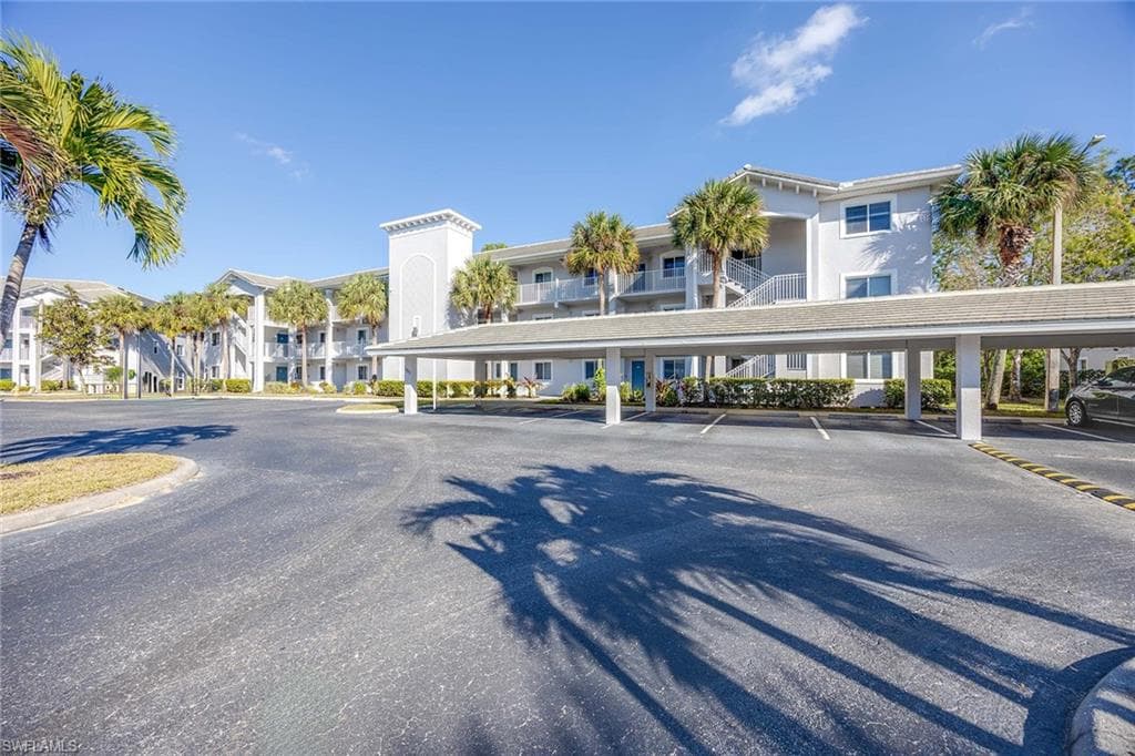 7823 Regal Heron CIR 9-302 NAPLES, FL 34135