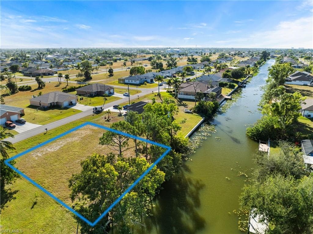1114 SW 8th PL CAPE CORAL, FL 33991