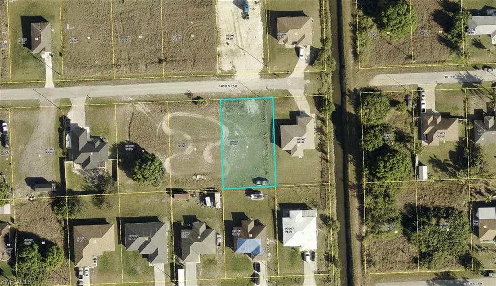 4003 10th ST SW LEHIGH ACRES, FL 33976