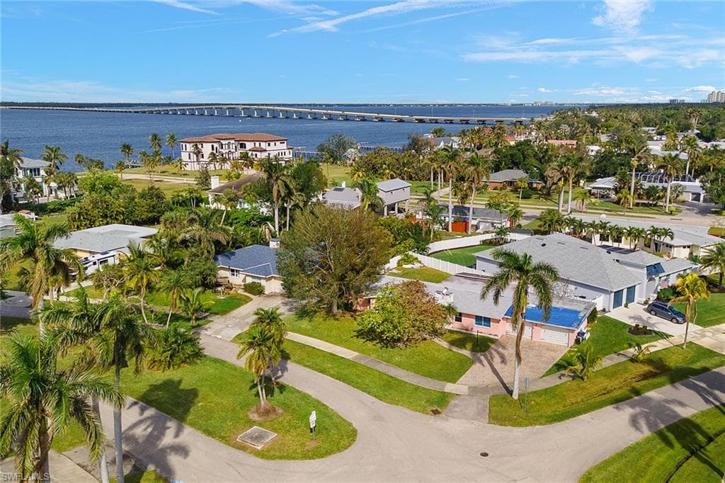 1227 Donna DR FORT MYERS, FL 33919