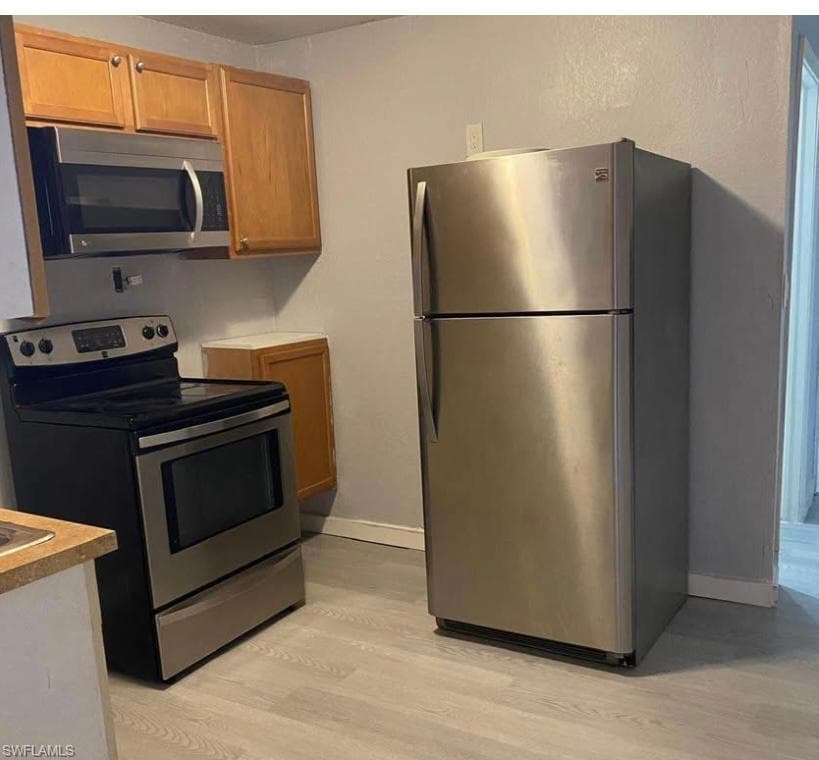 1050 SW 131 AVE MIAMI, FL 33184