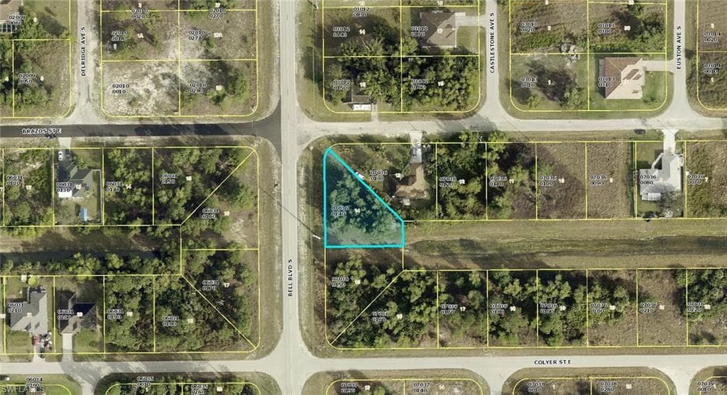 791 Bell BLVD S LEHIGH ACRES, FL 33974