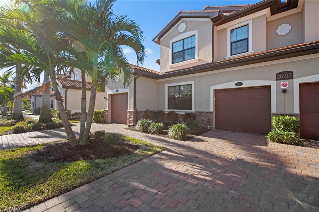 26217 PALACE LN 101 BONITA SPRINGS, FL 34135