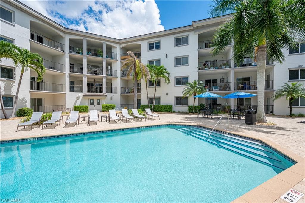 1100 Pine Ridge RD 400 NAPLES, FL 34108