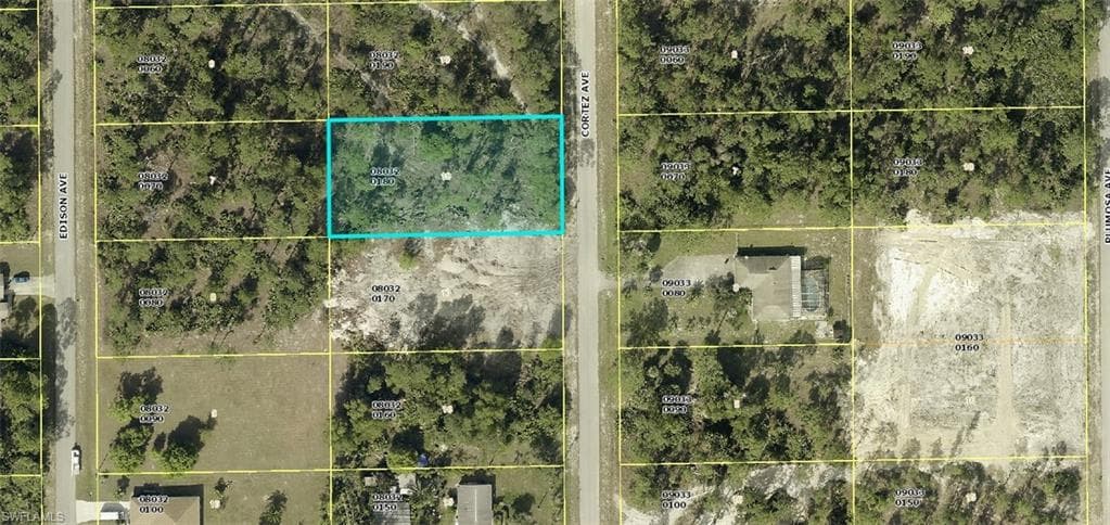 1011 CORTEZ AVE LEHIGH ACRES, FL 33972