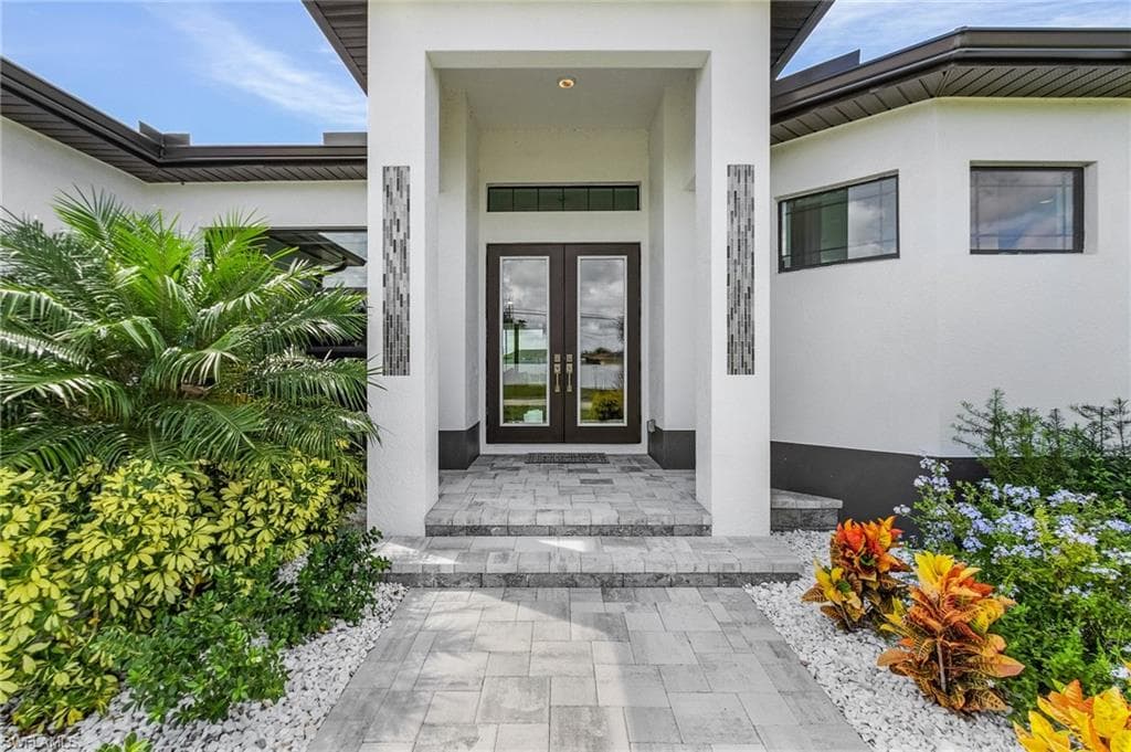 306 19th ST CAPE CORAL, FL 33991