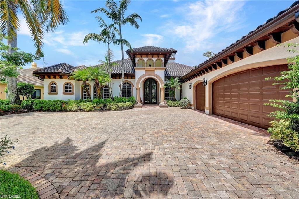 2743 Olde Cypress DR NAPLES, FL 34119