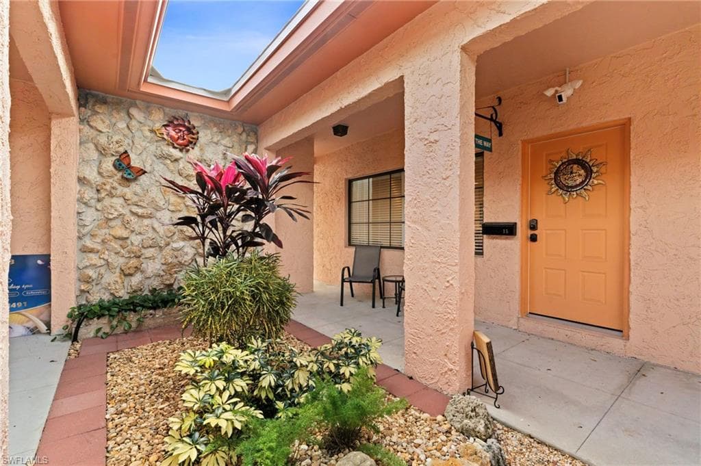 5600 Trail BLVD 15 NAPLES, FL 34108