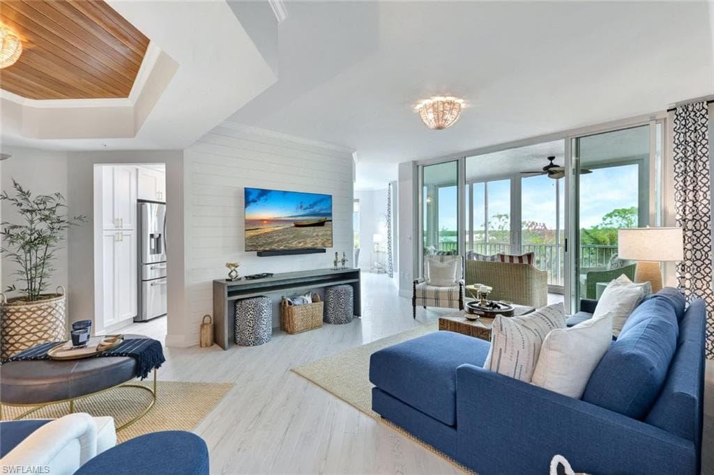 325 Dunes BLVD 405 NAPLES, FL 34110
