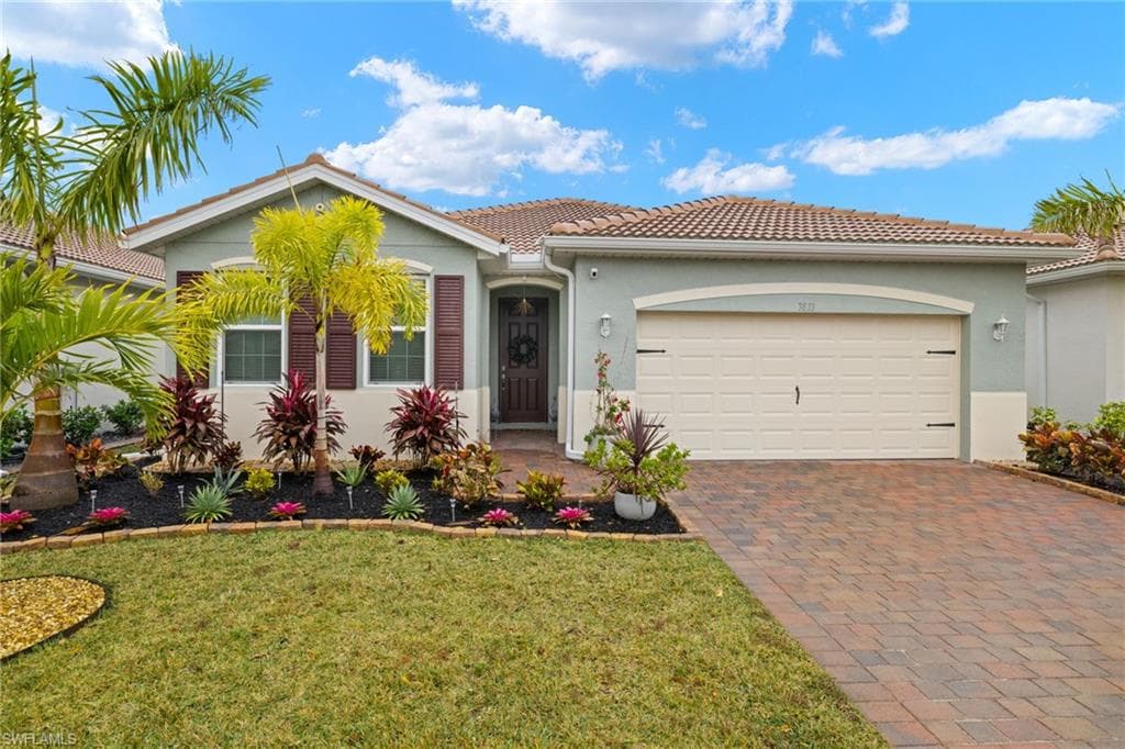 3833 Crosswater DR NORTH FORT MYERS, FL 33917
