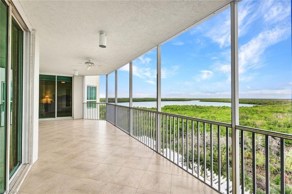 295 Grande WAY 405 NAPLES, FL 34110