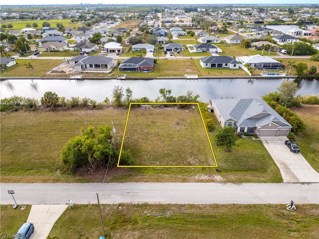 2824 SW 1st TER CAPE CORAL, FL 33991