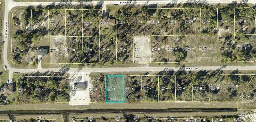 926 Danube ST LEHIGH ACRES, FL 33974