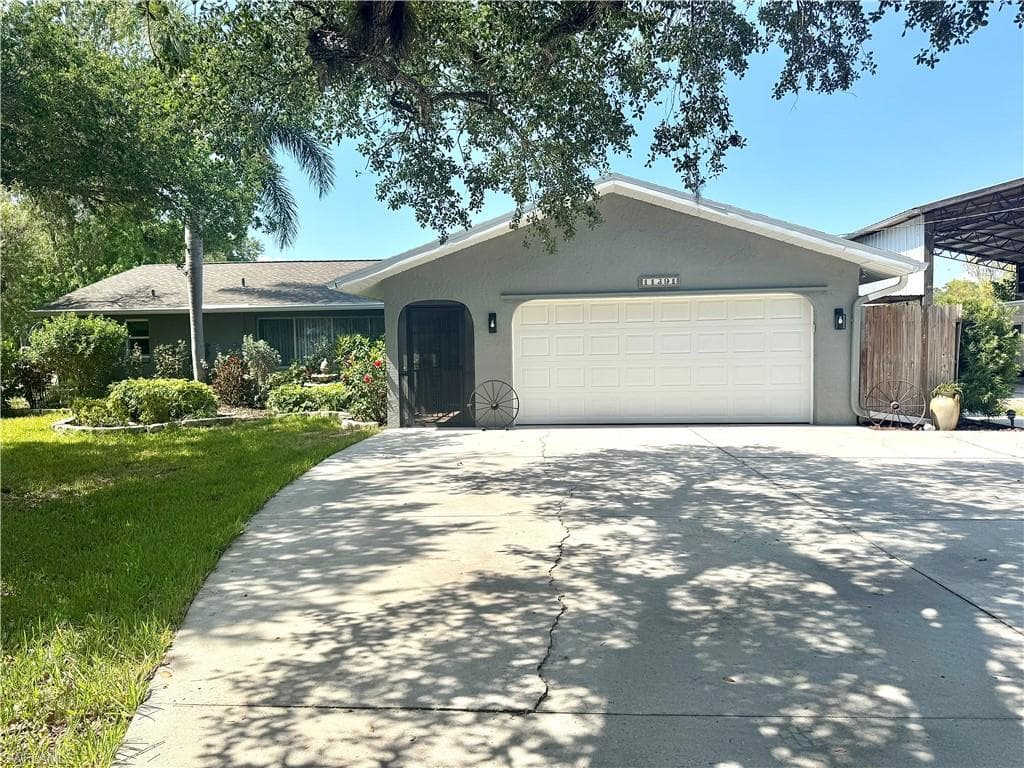 11391 Shirley LN NORTH FORT MYERS, FL 33917