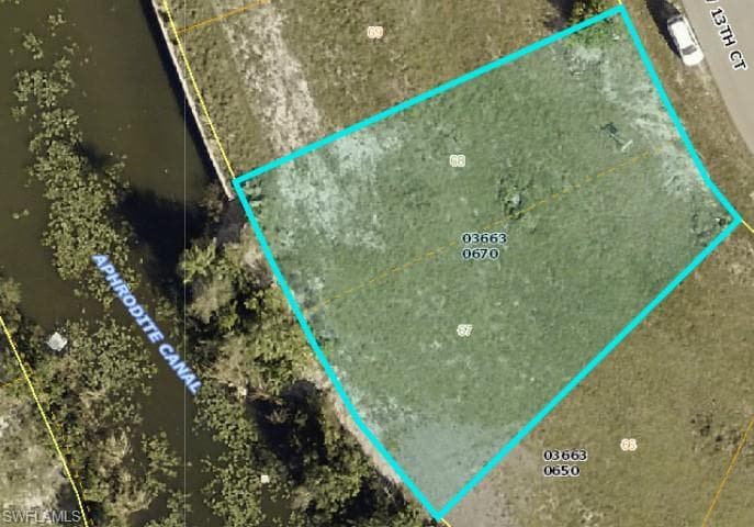 320 SW 13th CT CAPE CORAL, FL 33991