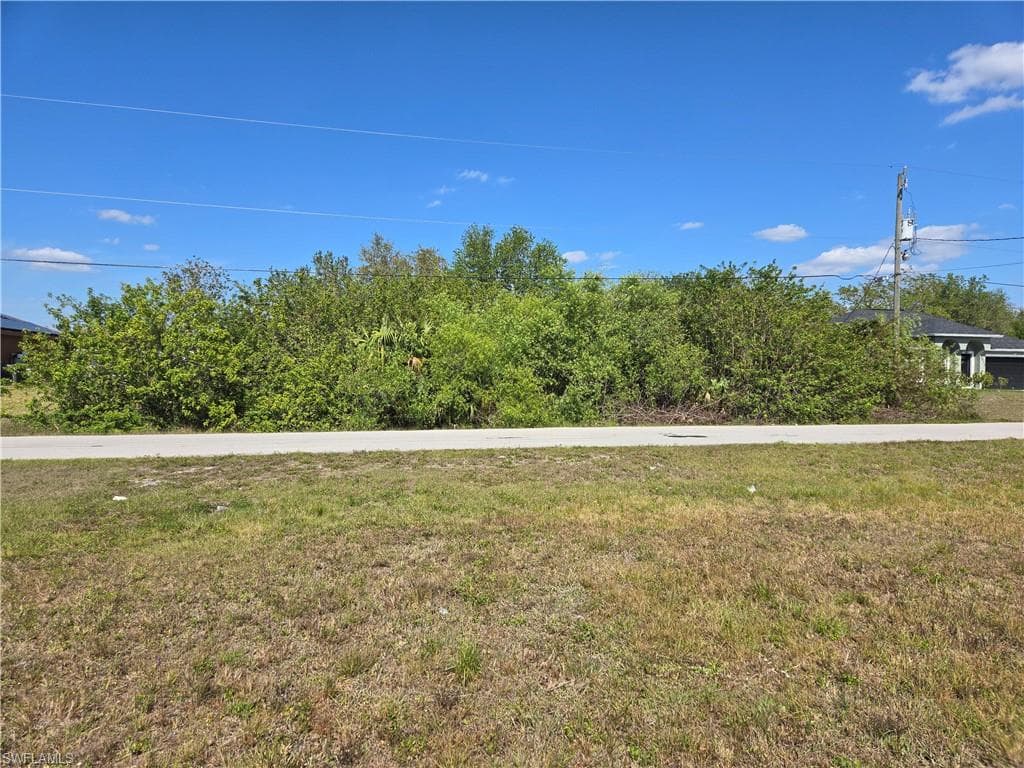 2014 Wanda AVE N LEHIGH ACRES, FL 33971