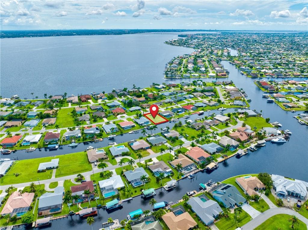 2227 SE 27th TER CAPE CORAL, FL 33904