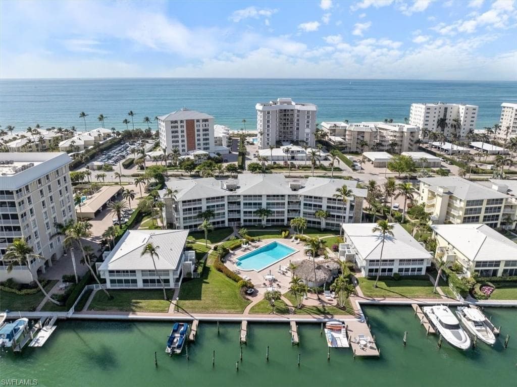 2800 Gulf Shore BLVD N 204 NAPLES, FL 34103