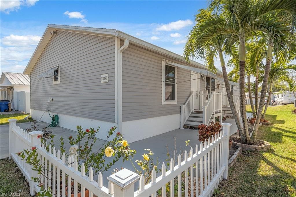 10350 Indiana ST 352 BONITA SPRINGS, FL 34135