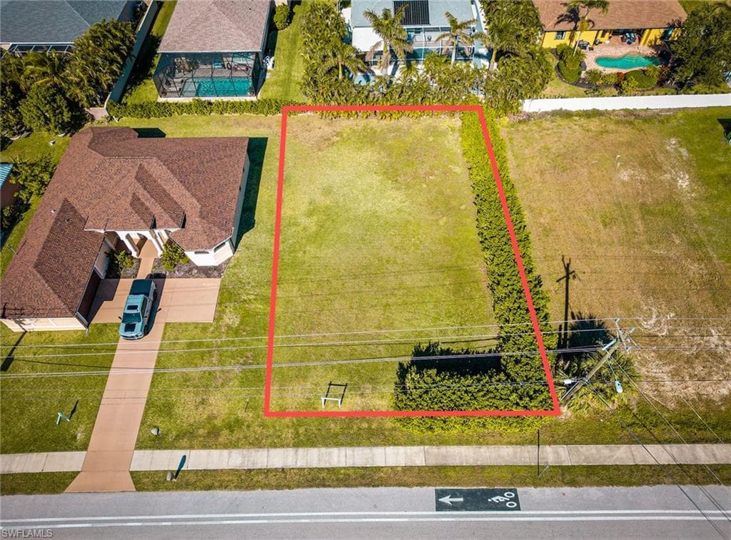 2897 Gleason PKWY CAPE CORAL, FL 33914