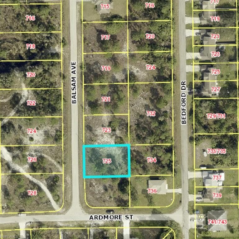 725 Balsam AVE LEHIGH ACRES, FL 33974