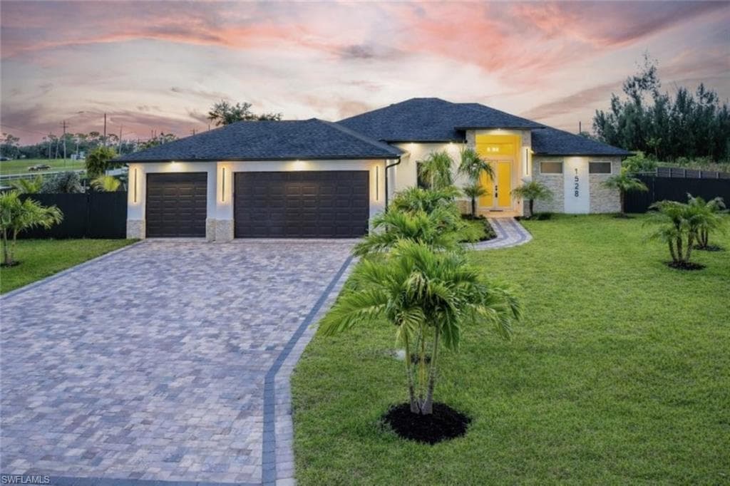 1528 15th AVE CAPE CORAL, FL 33991