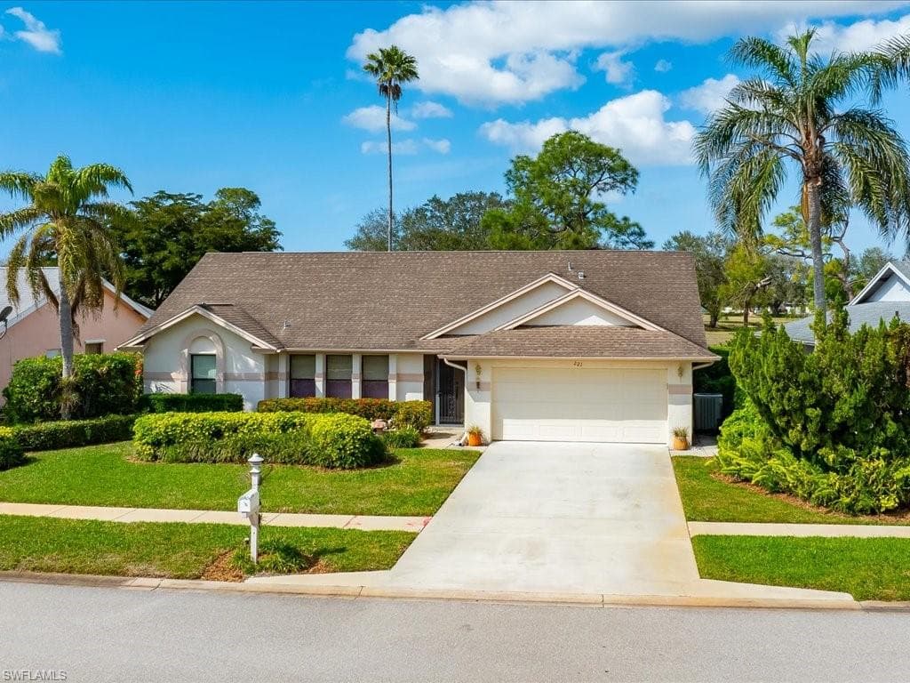 221 Marseille DR NAPLES, FL 34112