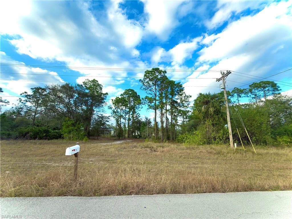833 Sunrise BLVD LEHIGH ACRES, FL 33974