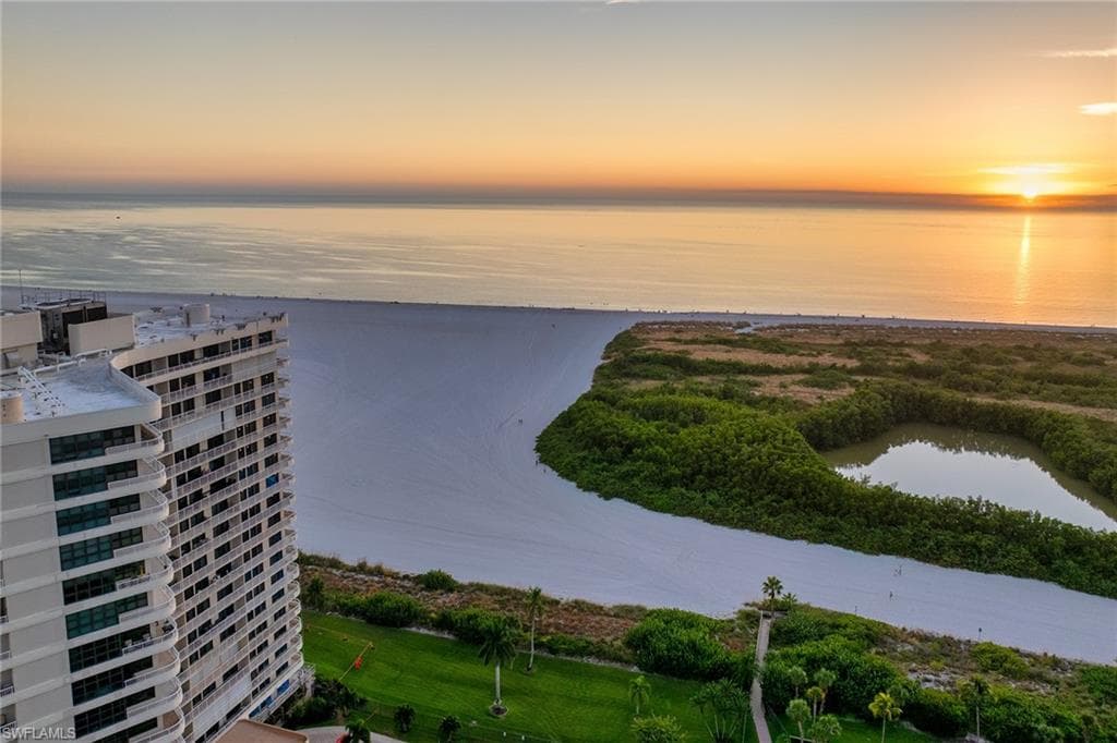 320 Seaview CT 1810 MARCO ISLAND, FL 34145