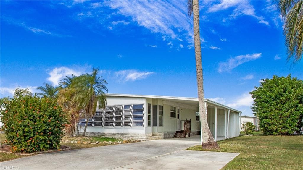 241 Indian Key LN NAPLES, FL 34114