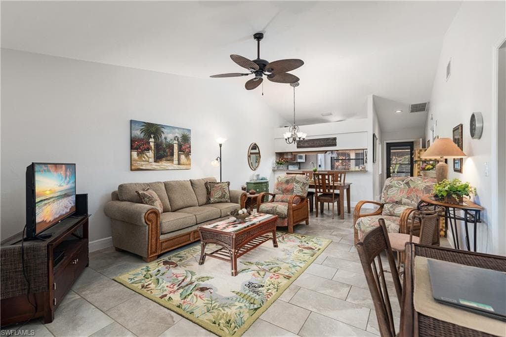 2026 Pine Isle LN 2026 NAPLES, FL 34112