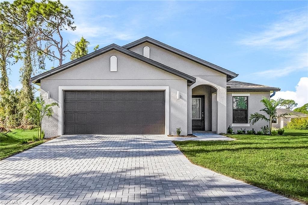 812 Gen D Macarthur AVE LABELLE, FL 33935