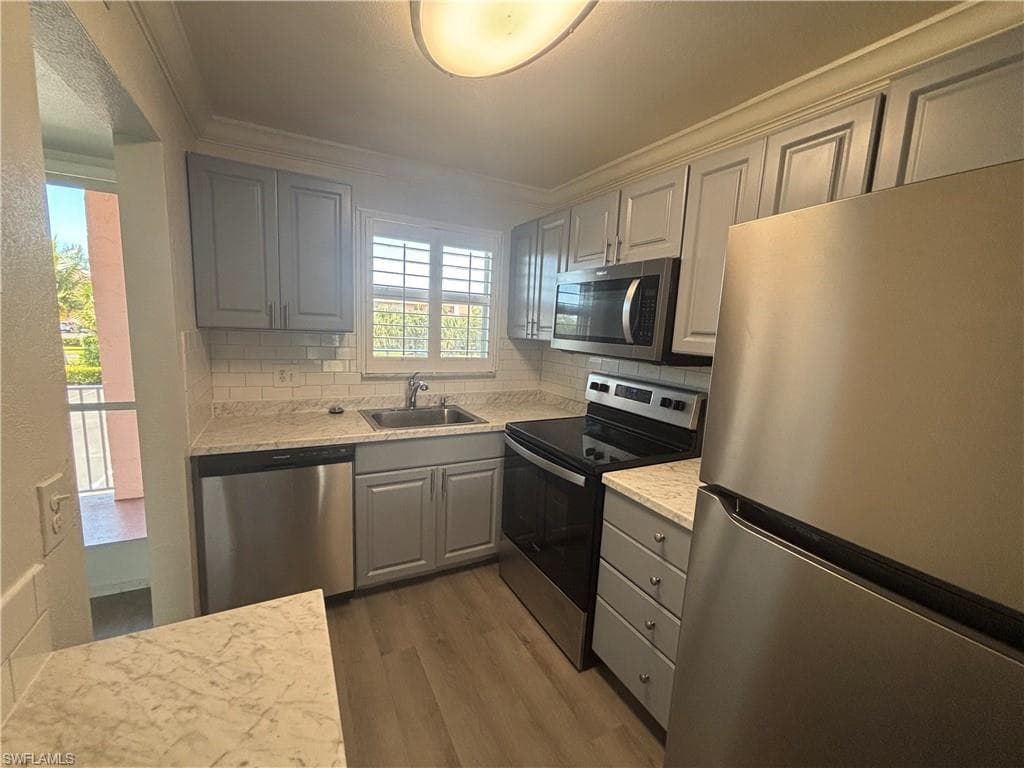 225 Turtle Lake CT 210 NAPLES, FL 34105