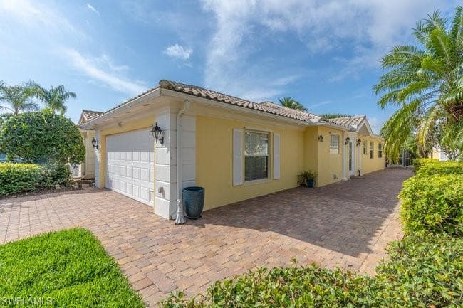 7676 Rozzini LN NAPLES, FL 34114