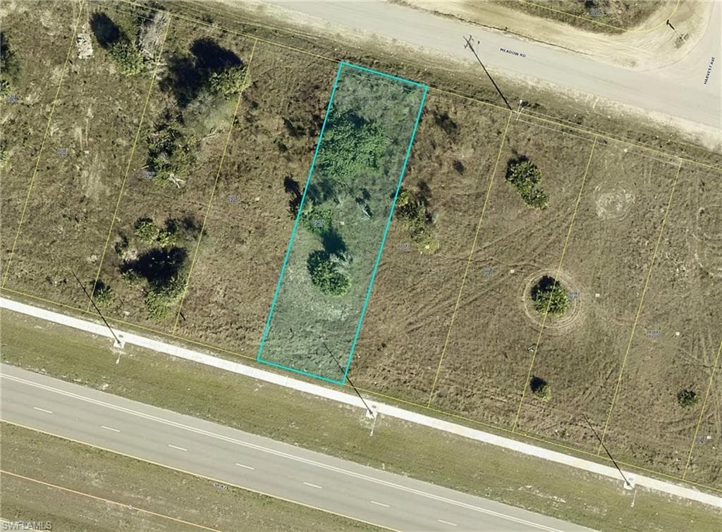 3234 Meadow RD LEHIGH ACRES, FL 33974