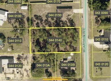 303 McArthur AVE LEHIGH ACRES, FL 33936