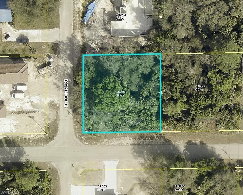 1301 E 5th ST LEHIGH ACRES, FL 33972