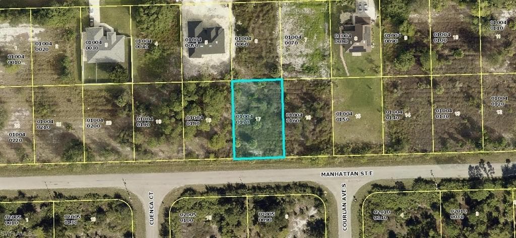 543 Manhattan ST E LEHIGH ACRES, FL 33974