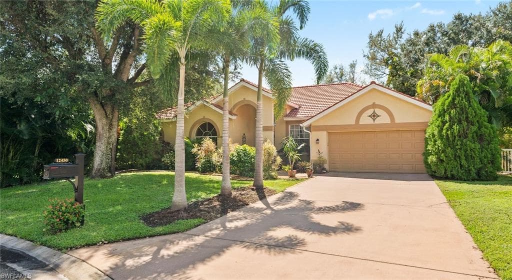 12450 Teak CIR FORT MYERS, FL 33913