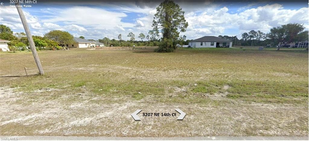 3207 NE 14th CT CAPE CORAL, FL 33909