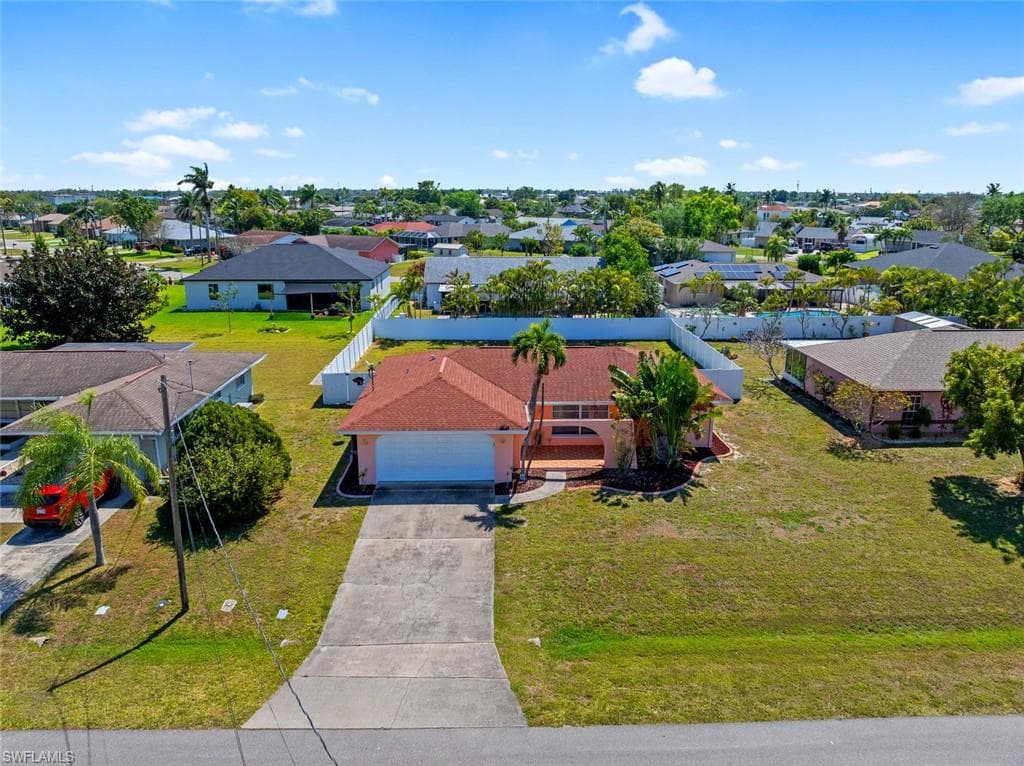 1011 13th PL CAPE CORAL, FL 33990