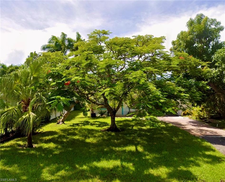 774 11th AVE S NAPLES, FL 34102