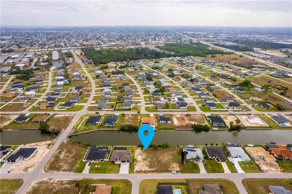 132 NE 6th ST CAPE CORAL, FL 33909